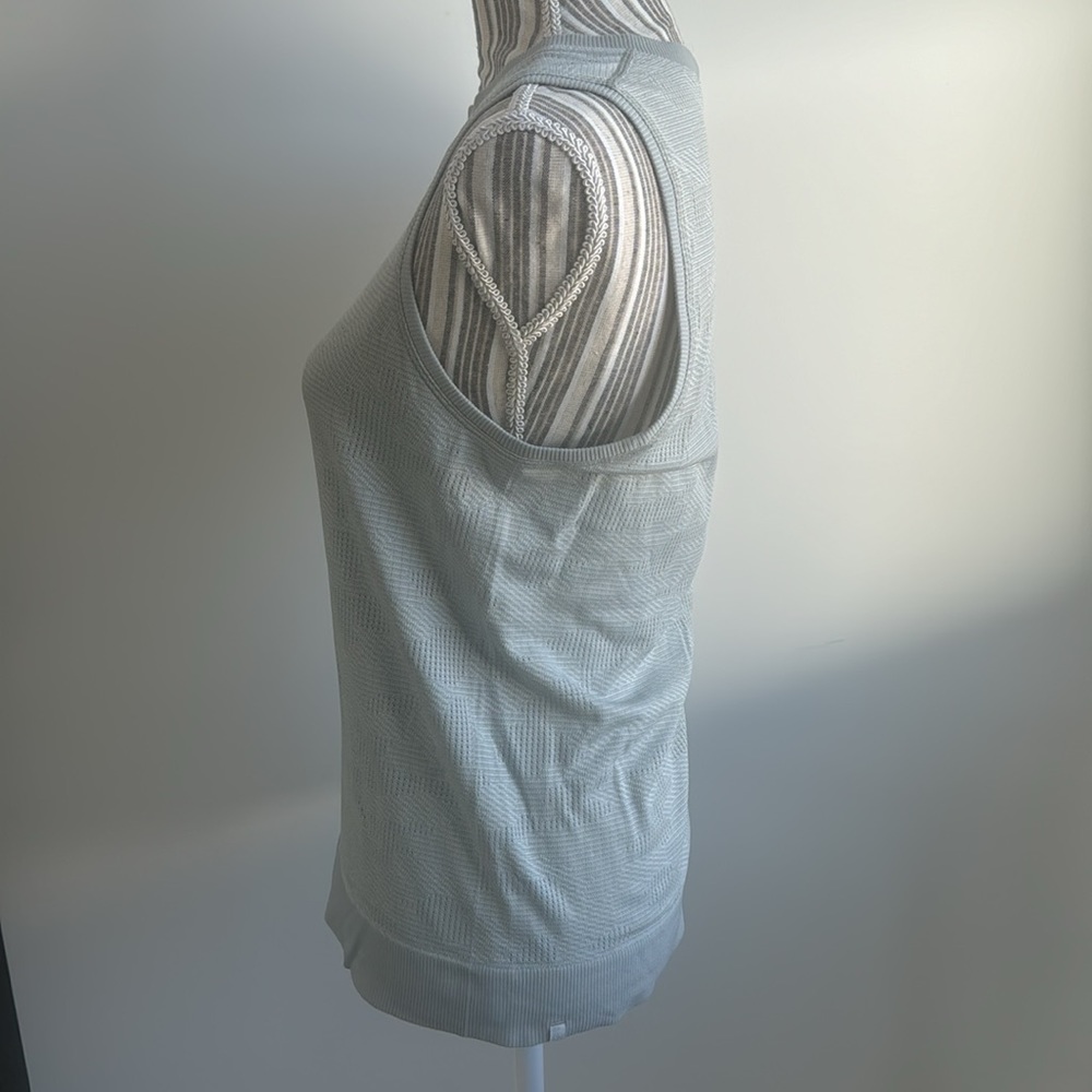 Lululemon Tank - 6 - Picture 3 of 5
